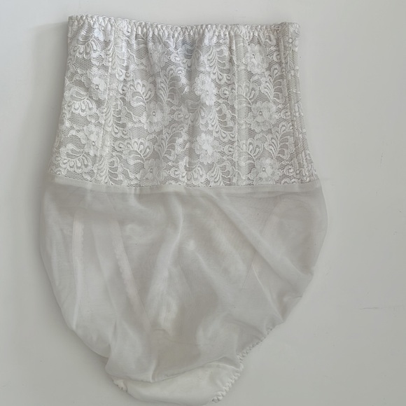 NWOT Vintage Women’s White Lace Hook Eye Corset Shapewear Panty - Picture 3 of 7